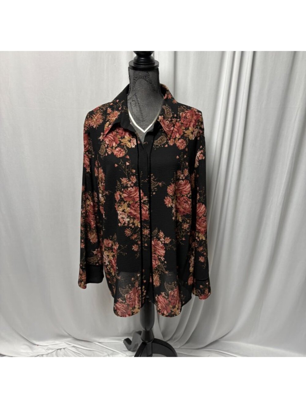 Emma James Blouse Woman Size 20W Black Floral Button Front Long Sleeve Shirt